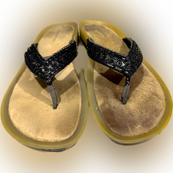 VTG CLASSIFIED BLACK SEQUIN SANDAL FLIP FLOP WEDGE SZ: 8 SWIM BEACH POOL CASUAL - Picture 2 of 5